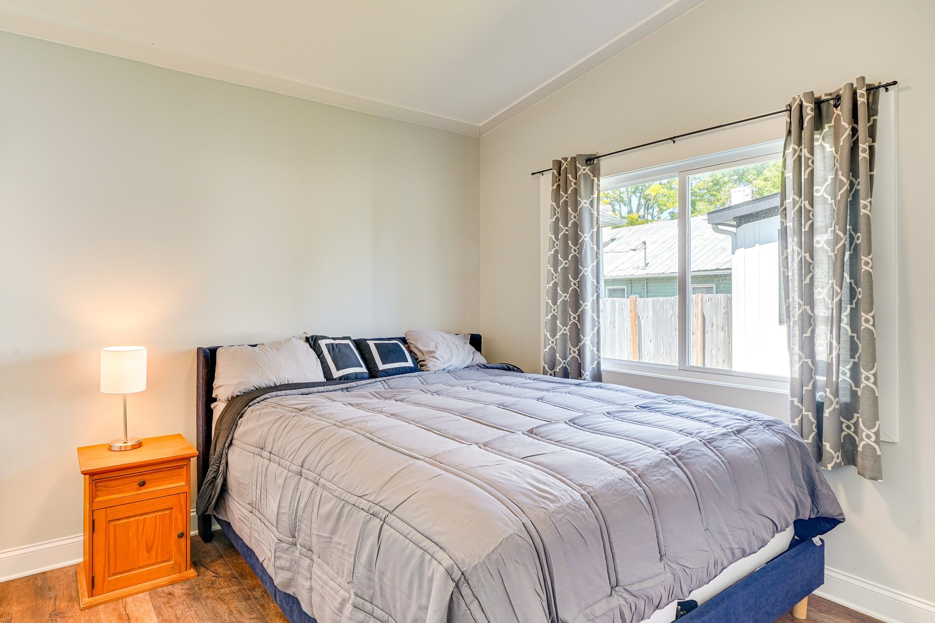 Building Photo - 325 Dowd St