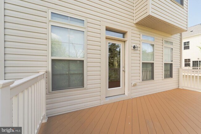Building Photo - 10225 Hilltop Ascent Dr