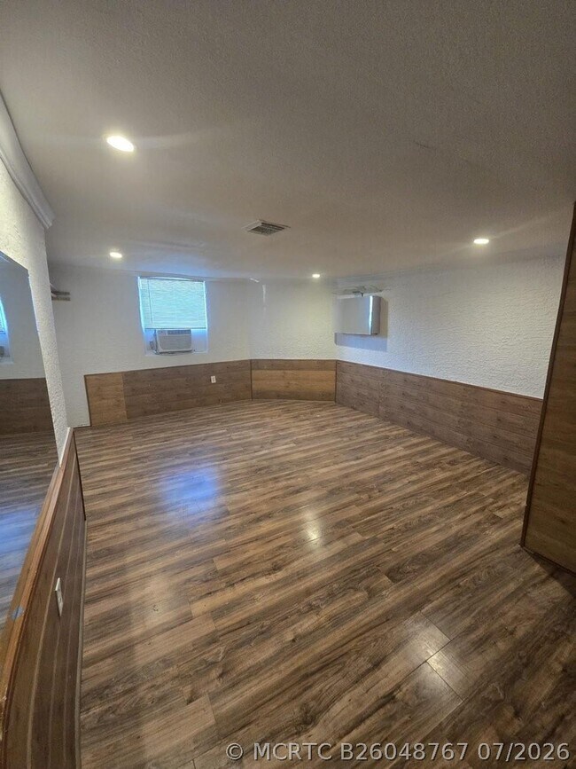 Building Photo - 5431 NW 30th Ave