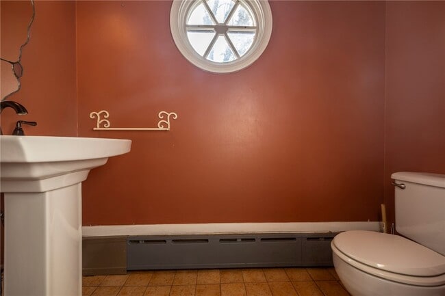 Building Photo - 305 Castlebar Rd