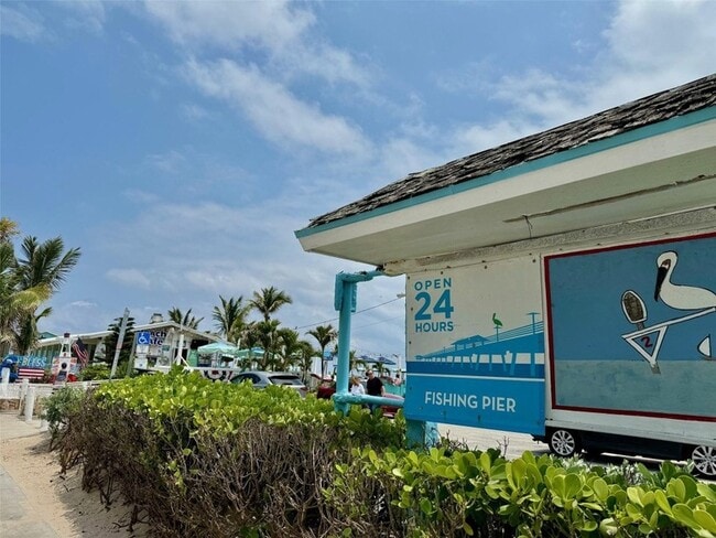 Building Photo - 3051 NE 47th Ct