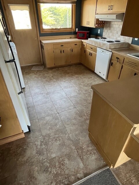 Kitchen - W63N139 Washington Ave