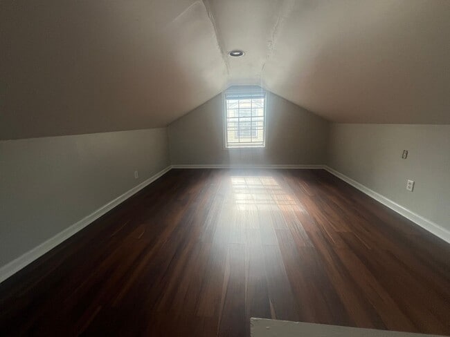 Building Photo - Lease option to buy