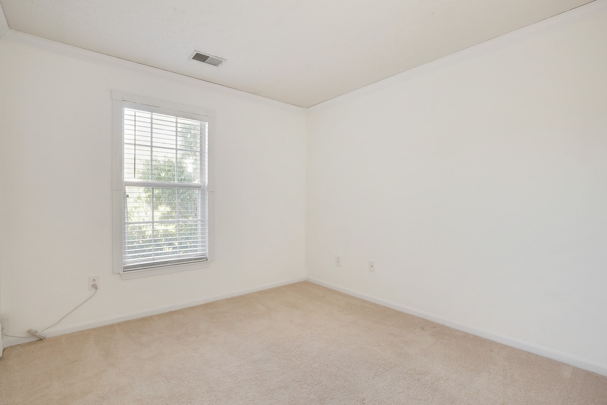 Building Photo - 13100 Briarcliff Terrace