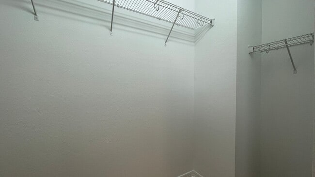 Building Photo - Charming,Pet Friendly 2 Bedroom, 2.5 Bath Townhome!