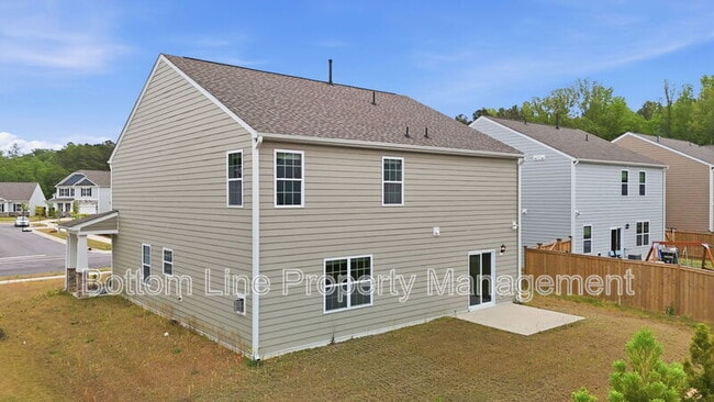Building Photo - 413 Tucana St