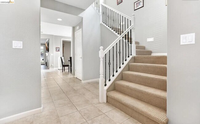 Building Photo - 3251 Lookout Point Loop