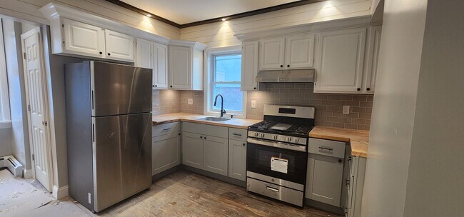 Primary Photo - 23 Somerset St