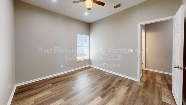 Building Photo - 12383 Tropic Dr