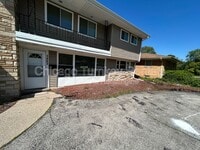 Building Photo - 2442 Spruce Rd