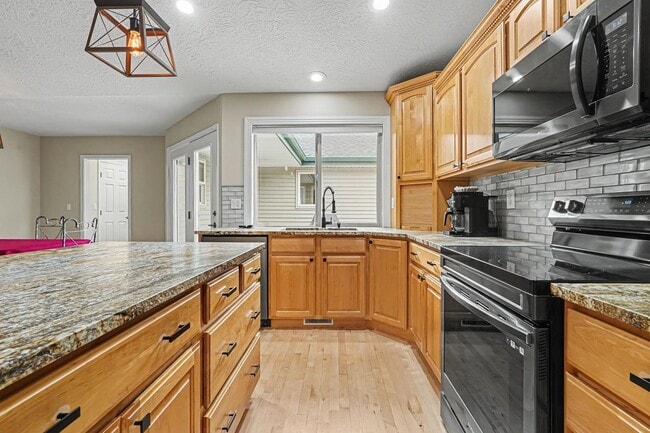 Building Photo - 4023 N Bayou Ln