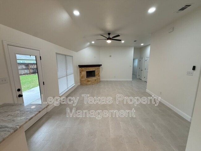 Building Photo - 3802 Juniper Ct