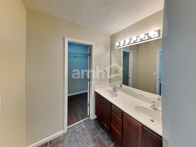 Building Photo - 3304 Monoco Dr