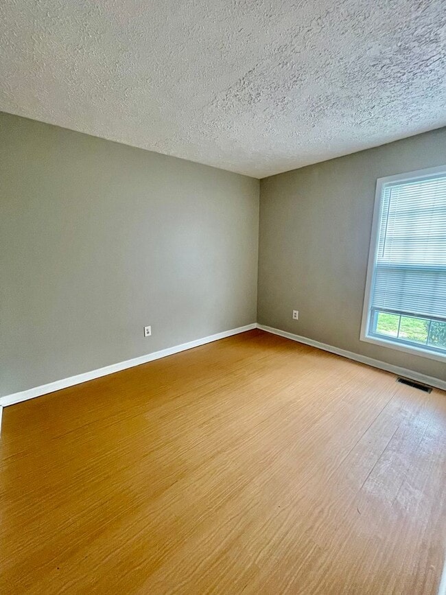 Building Photo - (Hold$5K)TomSadler935