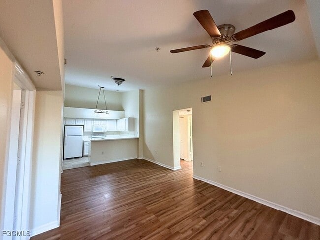 Building Photo - 4135 Residence Dr