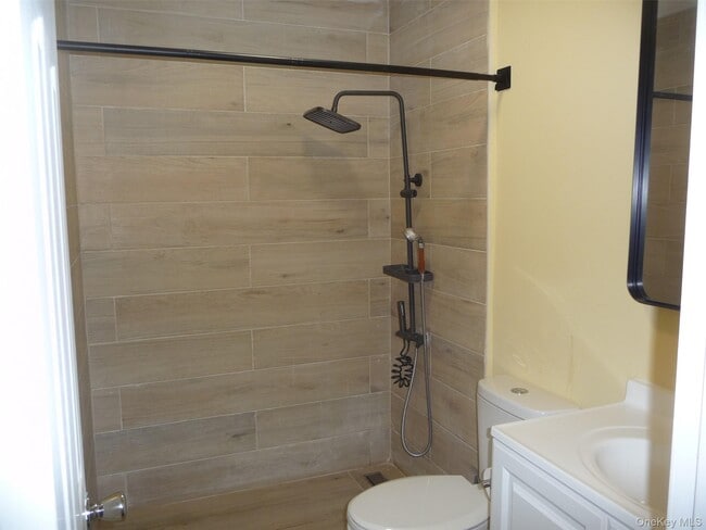 Building Photo - 7 Weather Vane Way