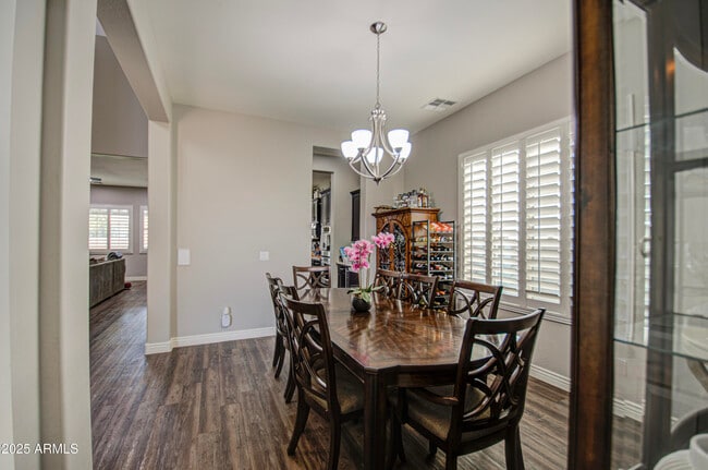 Building Photo - 3016 N Glenview