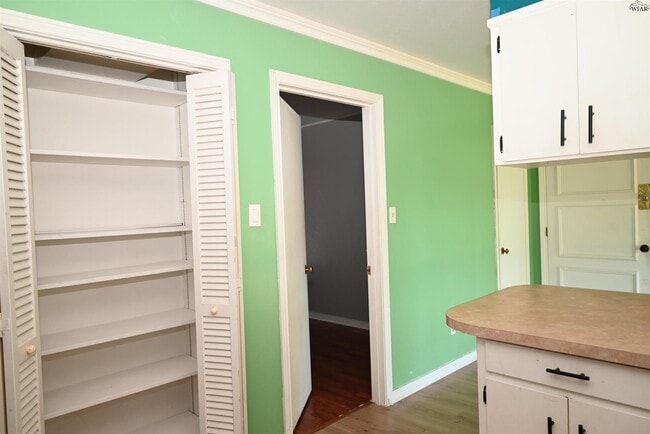 Building Photo - 1110 Rosemary Dr