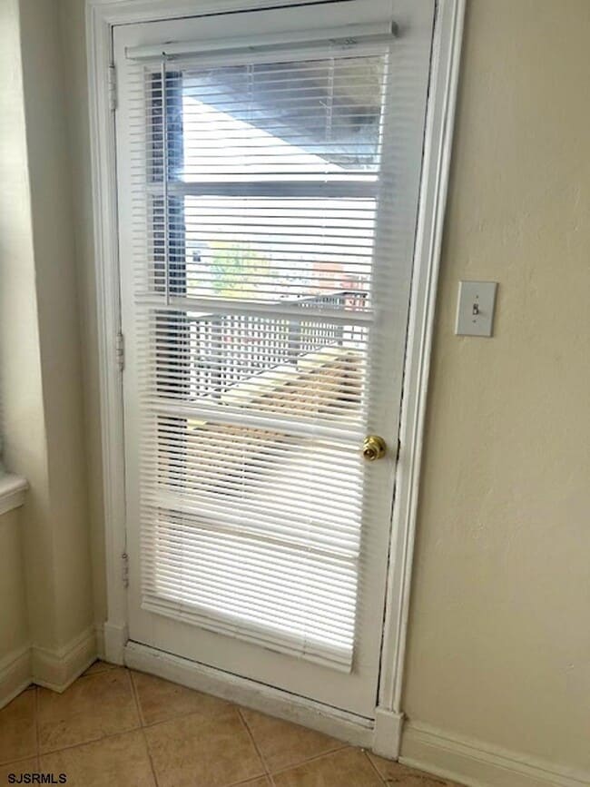 Building Photo - 101 S Raleigh Ave