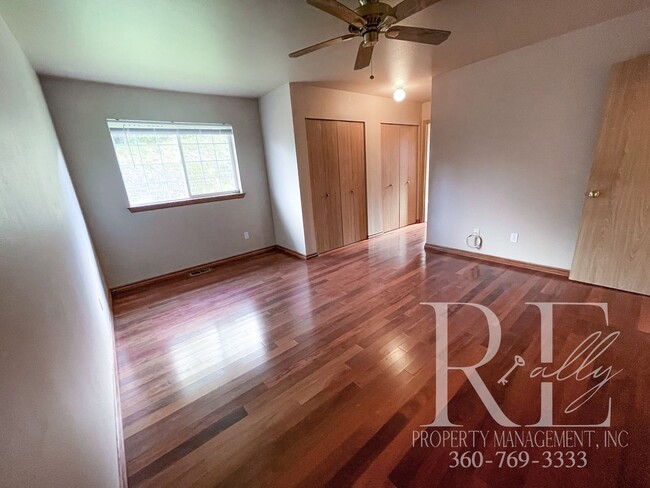 Building Photo - Stunning Rambler