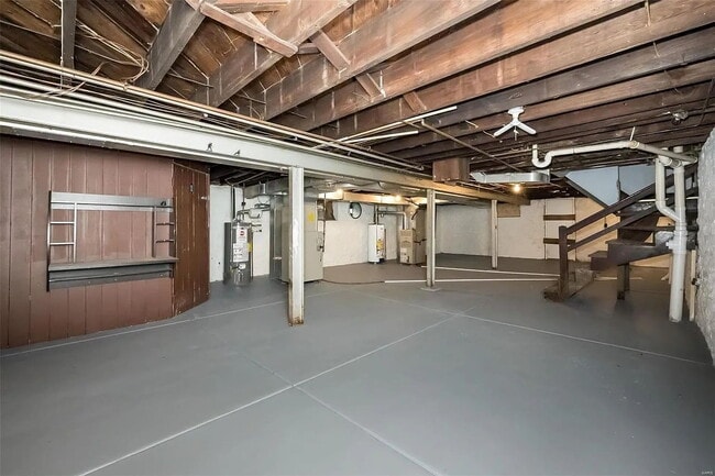 Building Photo - "Charming 2-Bed Duplex Retreat on Pennsylvania Ave – Spacious 1170 Sq Ft in Vibrant St. Louis!"