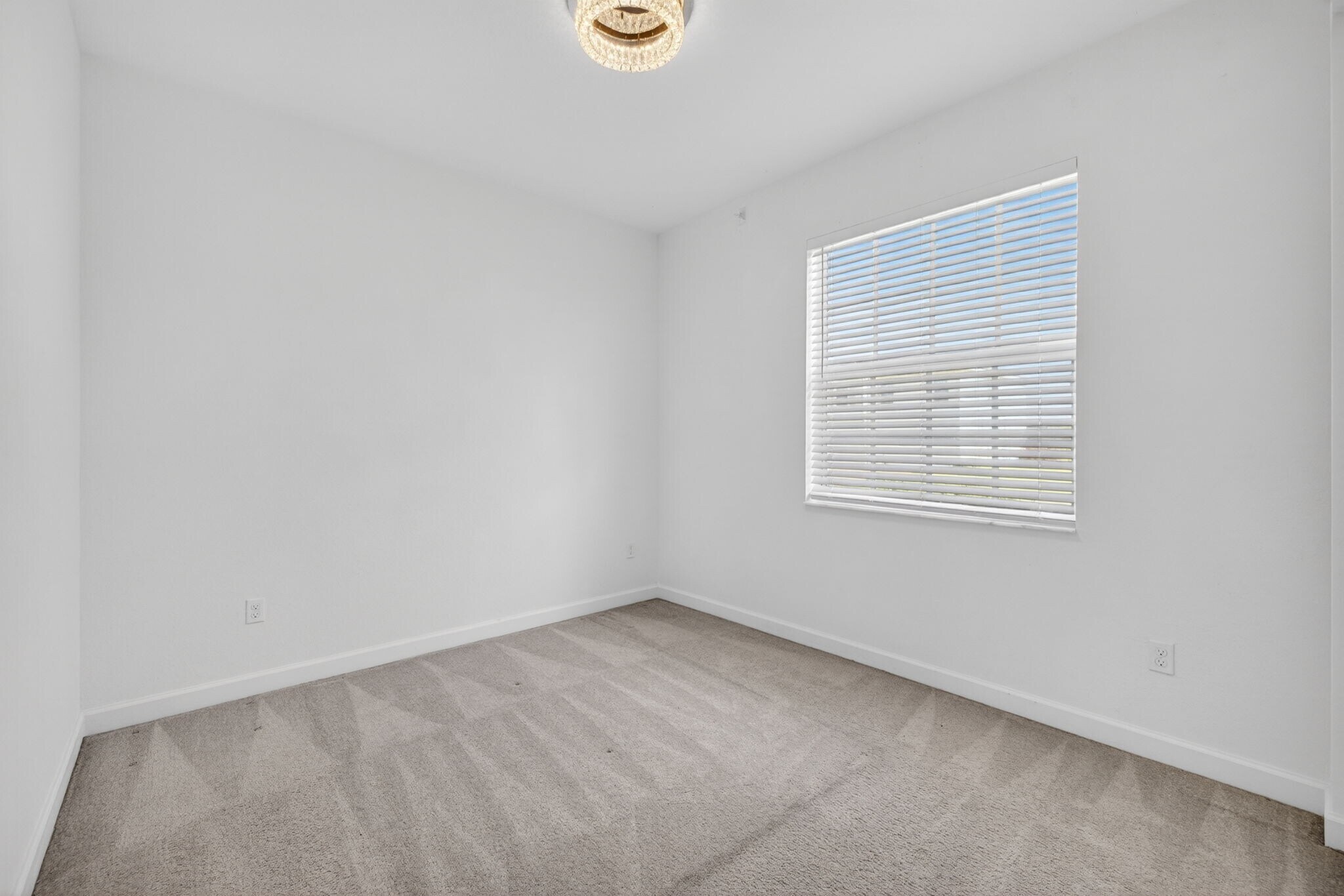 Building Photo - 13275 NW Copper Creek Dr