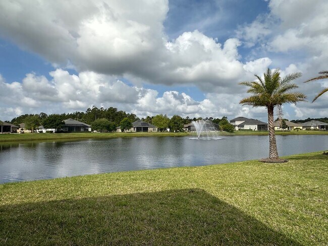 Building Photo - Fully Furnished, Stunning 4/4, Available I...