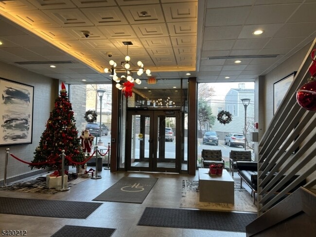 Building Photo - 9060 Palisade Ave