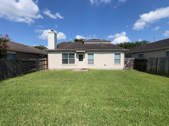 Building Photo - 6011 Baldwin Elm St