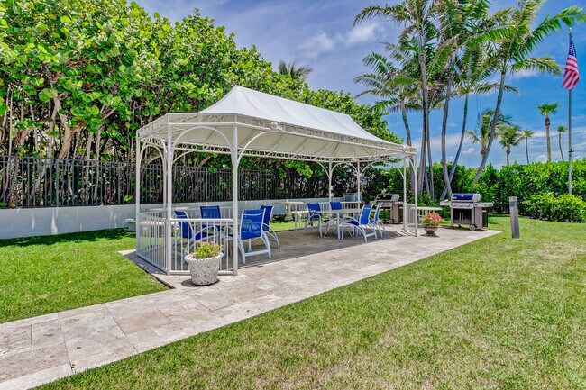 Building Photo - 145 S Ocean Ave