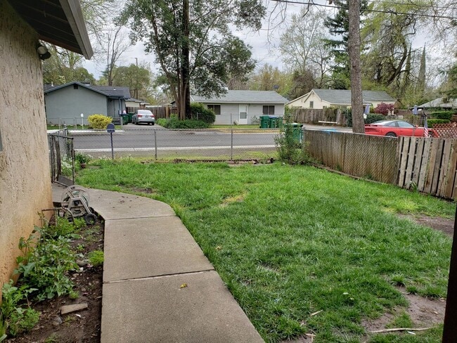 Building Photo - 3-bedroom in Central Chico