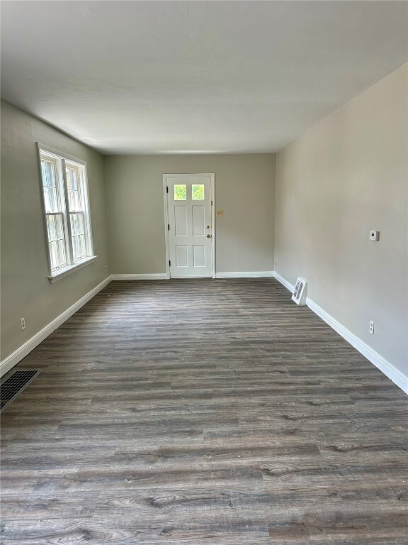 Building Photo - 1422 Tamerton Ave