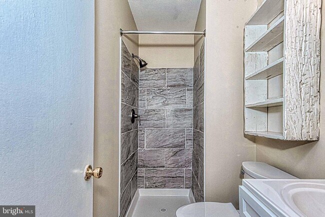 Building Photo - 8467 Ivy Glen Ct