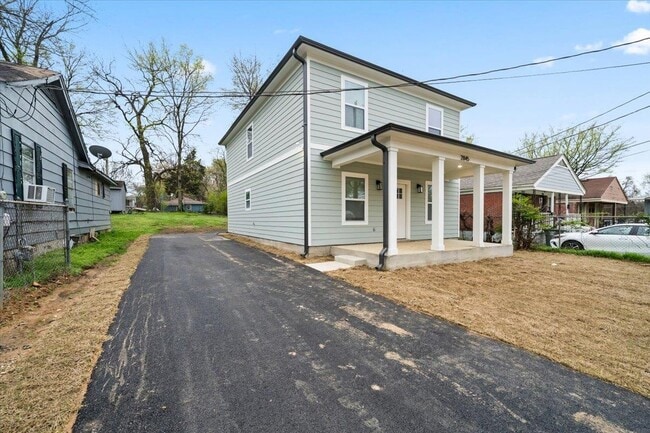 Building Photo - 2845 Yale Ave