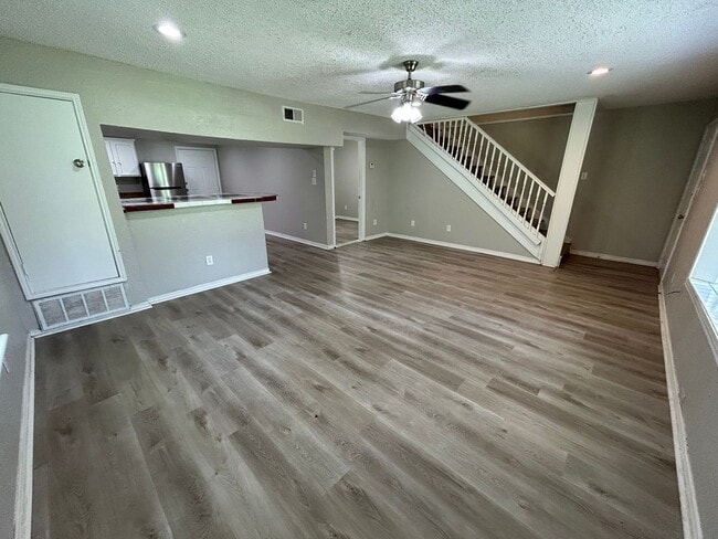 Building Photo - 715 Eastham Ln