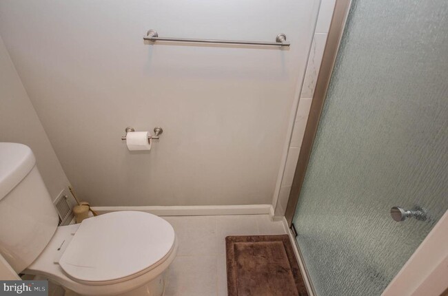 Building Photo - 27 Cross Country Ct