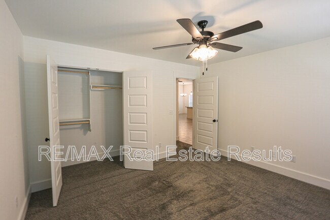 Building Photo - 1510 Emmerson St