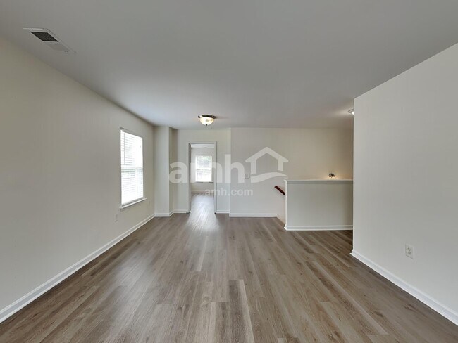 Building Photo - 402 Annaberg Ln