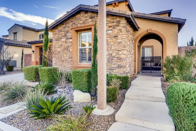 Building Photo - Stunning 4 Bedroom /4bath in Summerlin