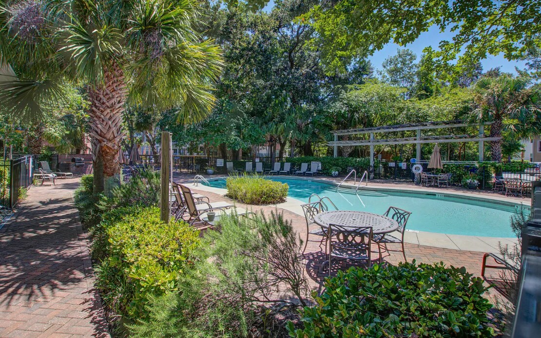 20 yard pool, outdoor bbq - 1755 Central Park Rd