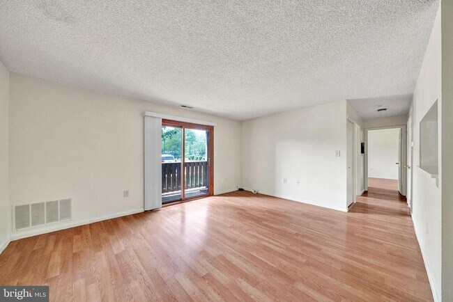 Building Photo - 601 Ravens Crest Dr