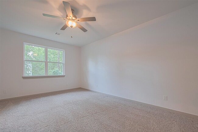 Building Photo - 11622 Twain Dr