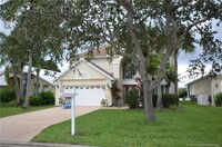 Building Photo - 753 NW Waterlily Pl