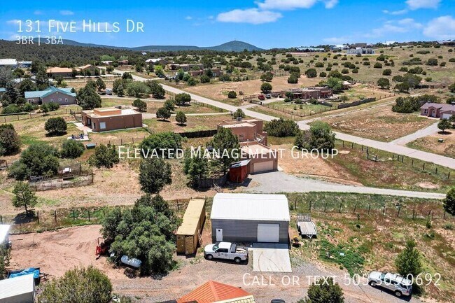 Building Photo - 131 Five Hls Dr