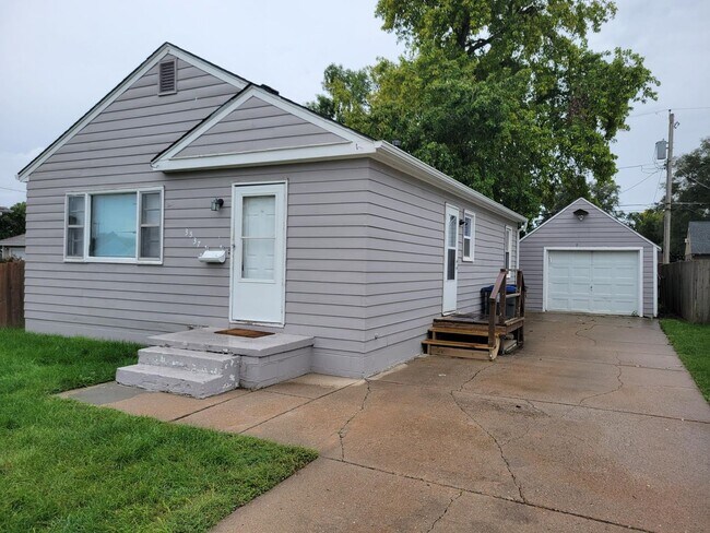 Building Photo - 3 bedroom 1 bath