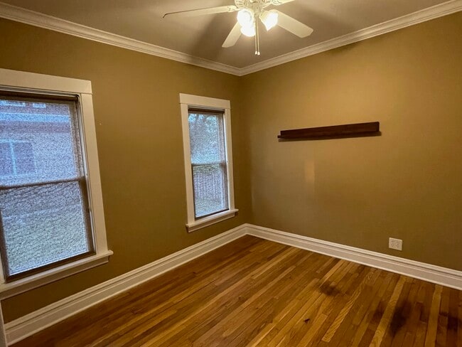 Building Photo - 831 Hayes Ave