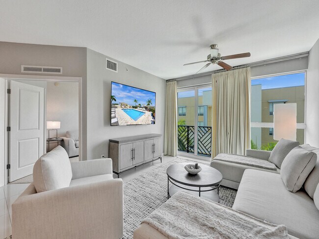 Building Photo - 225 NE 1st St