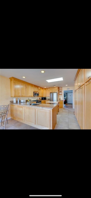 Building Photo - 628 Quincy Ave