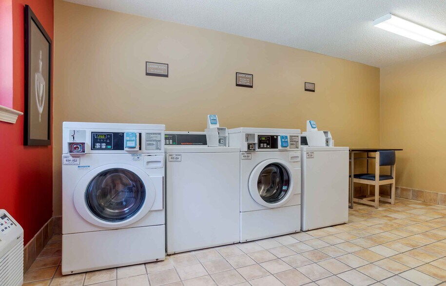 Building Photo - Furnished Studio-Destin - US 98 - Emerald ...