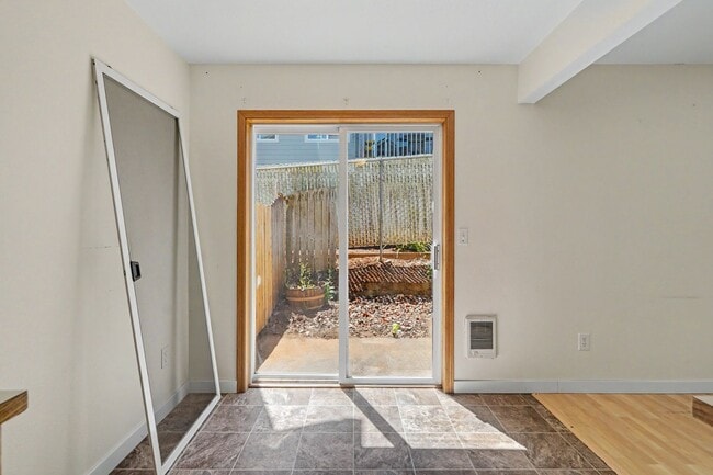 Building Photo - 5260-5262 Springcrest Drive